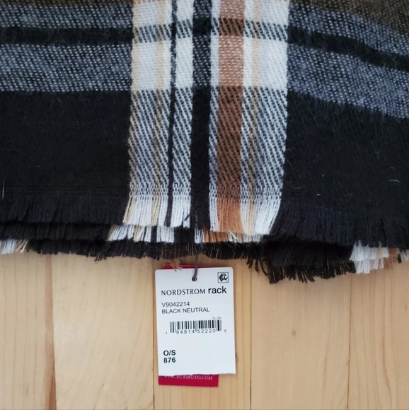 Vince Camuto Brown Plaid Scarf & Beanie Set One size Acrylic New - Picture 5 of 9
